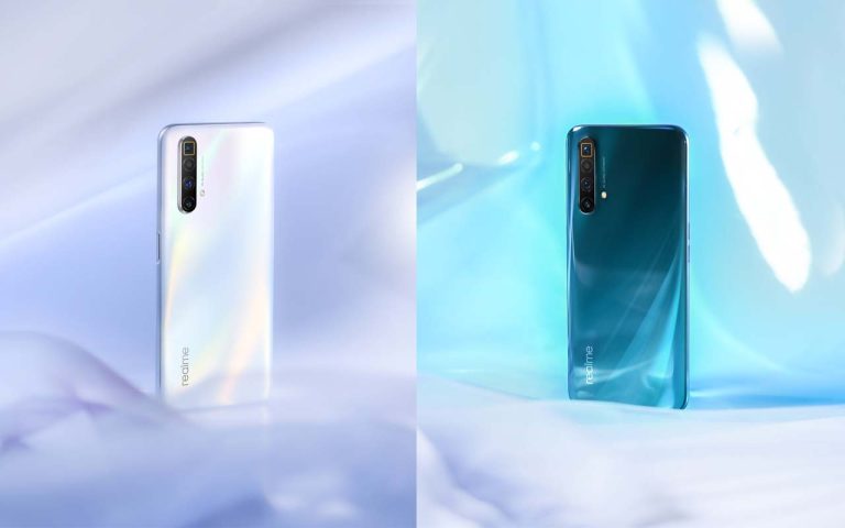 realme X3 SuperZoom Arctic White and Glacier Blue