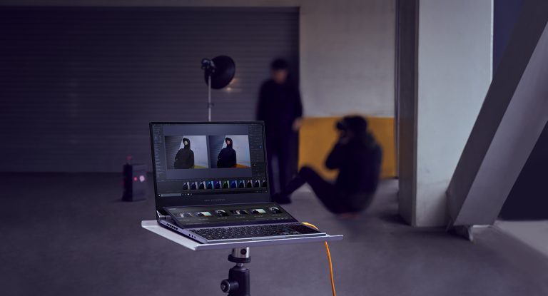 ROG Zephyrus Duo 15 creating