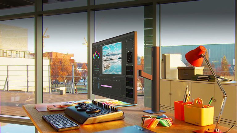 LG UltraFine Display Ergo