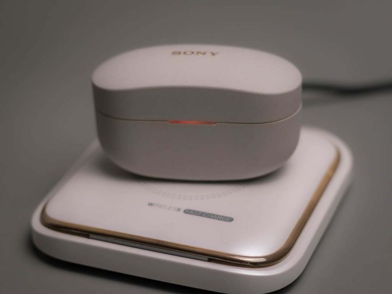 XM4 wireless charging