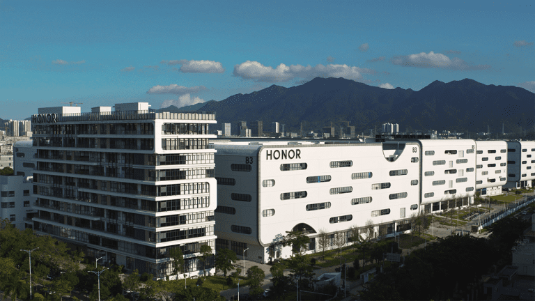 Peek into the HONOR Intelligent Manufacturing Industrial Park