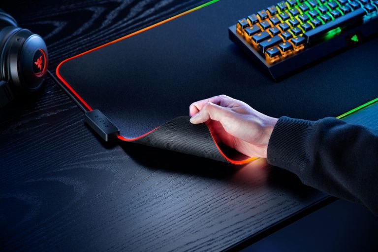 Razer Introduces Strider Chroma and Goliathus Chroma 3XL