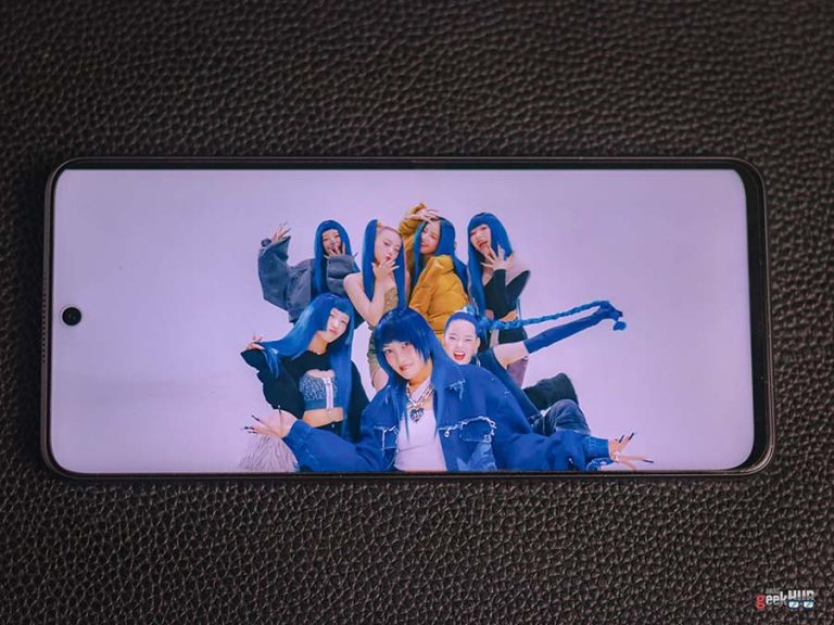 realme 10 Pro 5G display