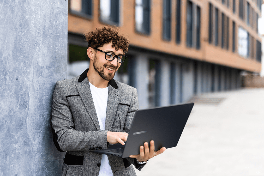 ExpertBook B3 B3605