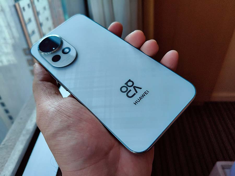Huawei nova 13 review - white