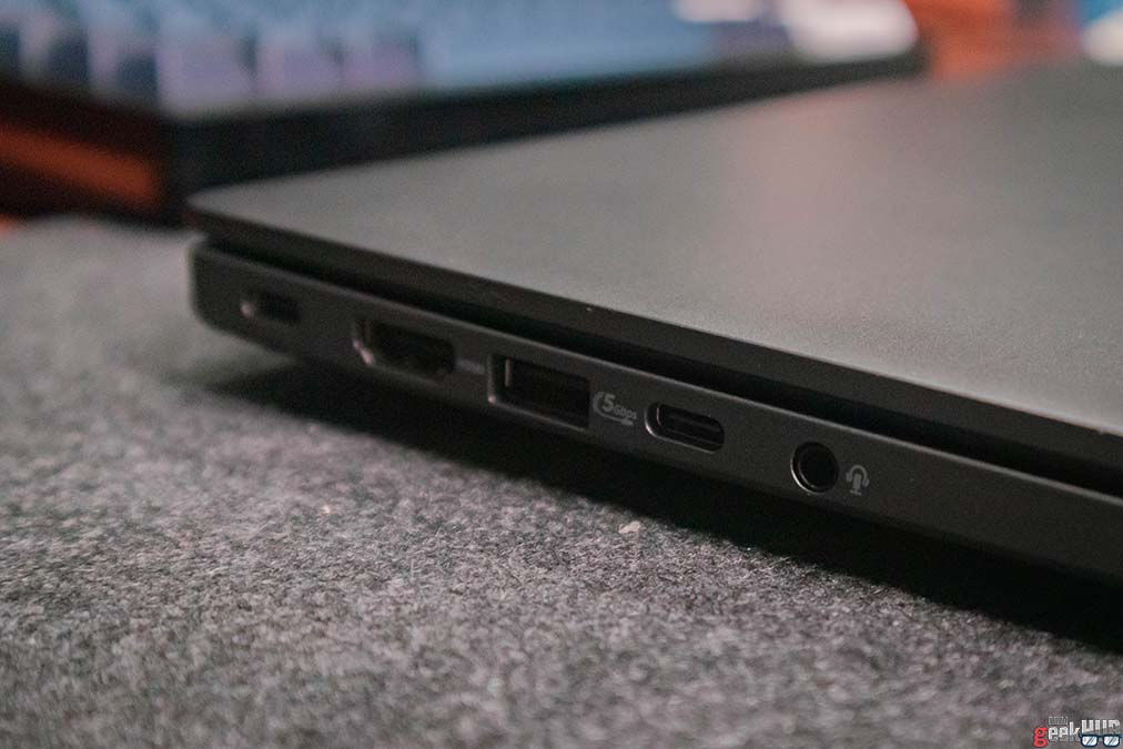 Vivobook S16 IO Ports 2