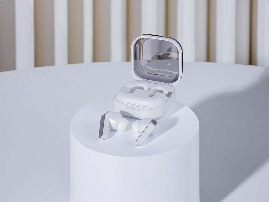 Galaxy Buds4 series Superior Hi-Fi Sound with Computationally Designed Fit