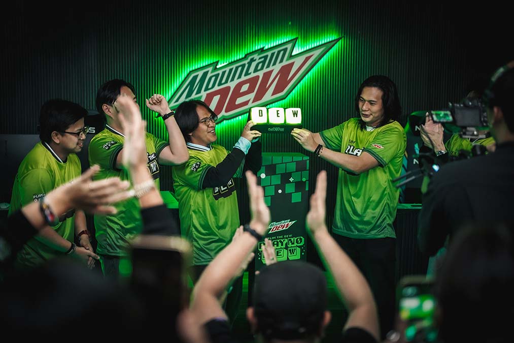 Team PLAY THE DEW wins the match
