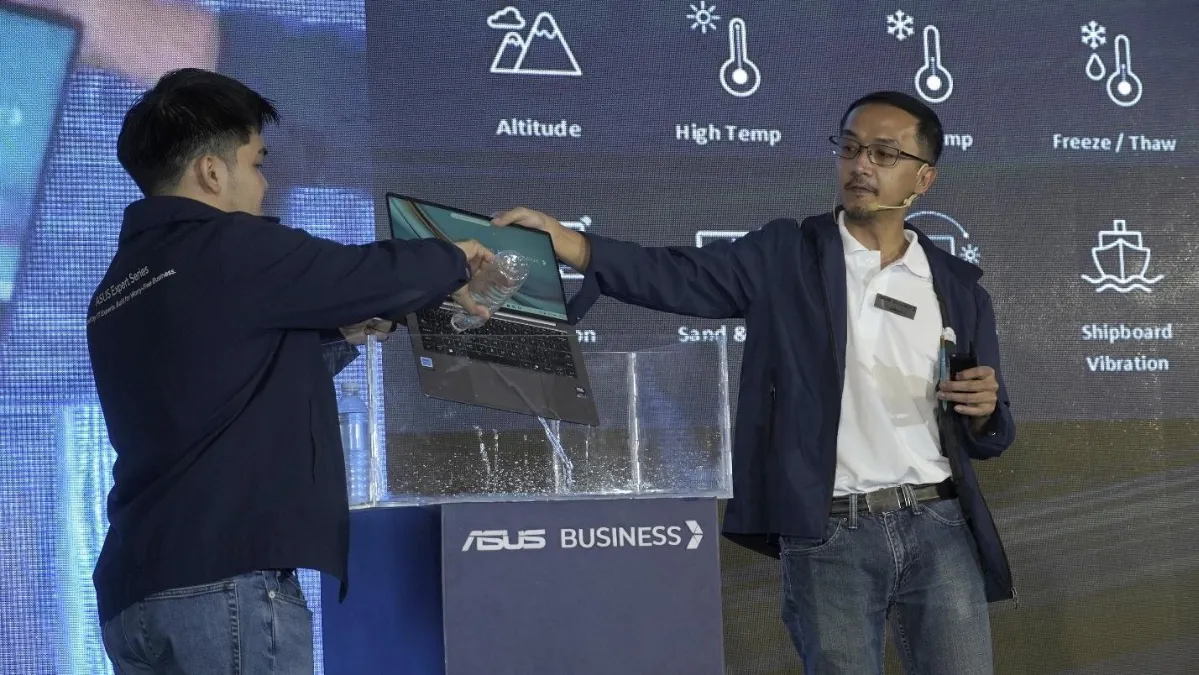 ASUS ExpertBook Ultra Splash Resistance